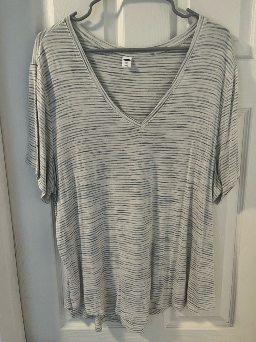 Old Navy Women's V-Neck Stripe Tee - XXL